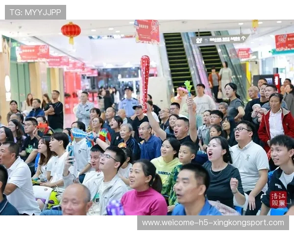 赛场现场：球迷助威声不断，气氛火爆！，球迷助威视频