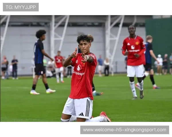 曼联继续推动青训发展,年轻球员逐步成为核心 曼联继续推动青训发展,年轻球员逐步成为核心