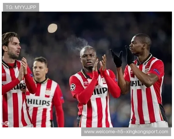 阿贾克斯继续稳居荷甲榜首，冠军争夺战持续激烈，阿贾克斯比赛